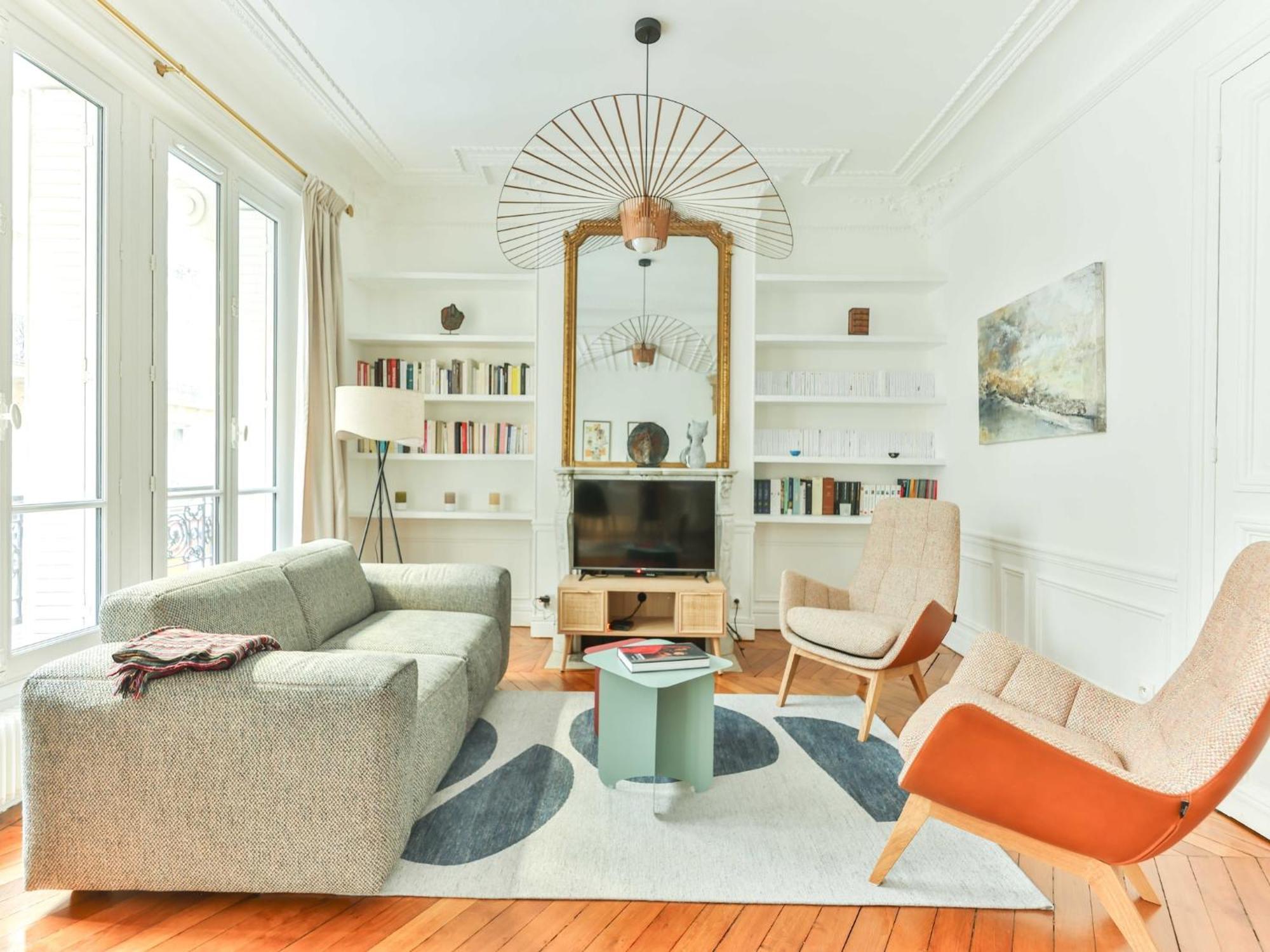 Bright, Modern Apartment- 14 Arrd- Mobility Lease